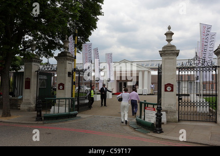 Londres 2011, chef-d'un de (5) Images dans cette courte série.L'entrée principale de l'exposition considérée ici à partir de l'Arène sur Chelsea Embankment. Banque D'Images