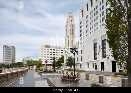 Le centre-ville de Columbus vu depuis le parc Scioto Mile. Banque D'Images