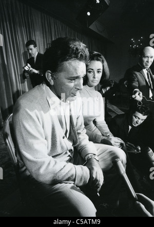 ELIZABETH TAYLOR et Richard Burton en 1965 Banque D'Images