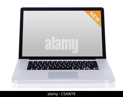 Tout nouvel ordinateur portable blanc avec touches noires sur fond blanc fond isolé Banque D'Images