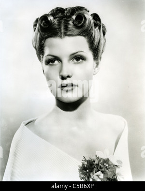 RITA HAYWORTH (1918-1987) actrice et danseuse américaine vers 1937 Banque D'Images