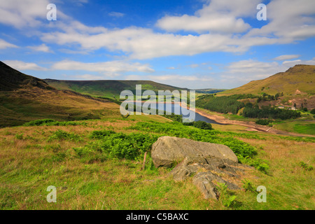 Réservoir d'Dovestone, Greenfield, Bellevue, Oldham, grand Manchester, Peak District National Park, Angleterre, Royaume-Uni. Banque D'Images