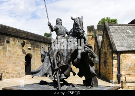 Statue de Harry Hotspur (Sir Henry Percy), Alnwick, Northumberland, Angleterre du Nord-Est, Royaume-Uni Banque D'Images