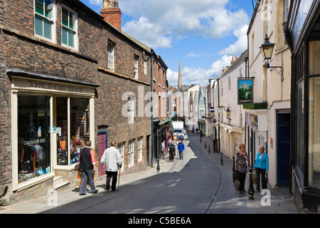 Boutiques sur Saddler Street dans le centre-ville, Durham, County Durham, Angleterre du Nord-Est, Royaume-Uni Banque D'Images