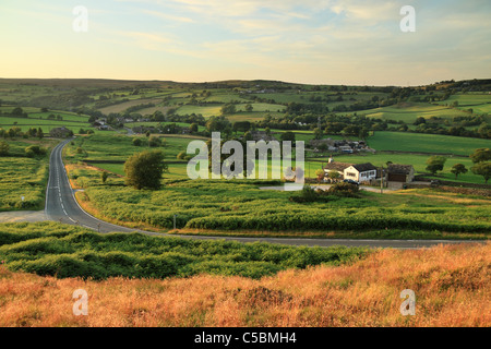 La vue de Baildon Moor, près de Bradford dans le Yorkshire de l'Ouest, vers Hawksworth Banque D'Images