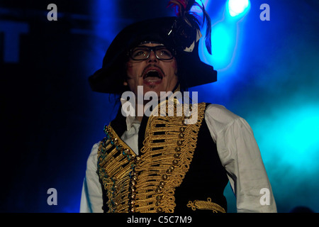 Adam Ant effectuant à Guilfest 2011 Banque D'Images