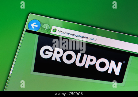 Plan Macro sur le site de Groupon dans le navigateur web sur un écran d'ordinateur. Banque D'Images