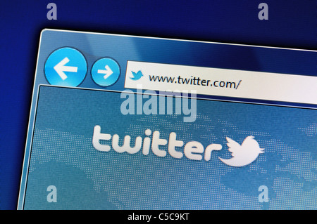 Plan Macro sur le site web de Twitter dans le navigateur web sur un écran d'ordinateur. Banque D'Images