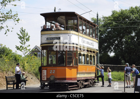 Société Ex-Glasgow Tram restauré et tournant au terminus. Banque D'Images