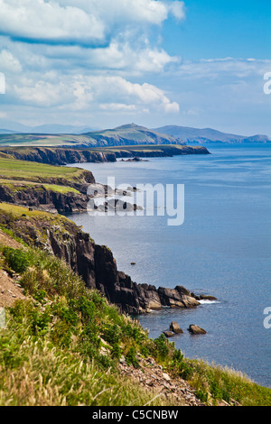 Paysage d'été sur la côte de la péninsule de Dingle, comté de Kerry, Irlande. Banque D'Images