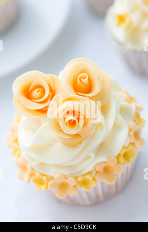 Petit gâteau de mariage Banque D'Images