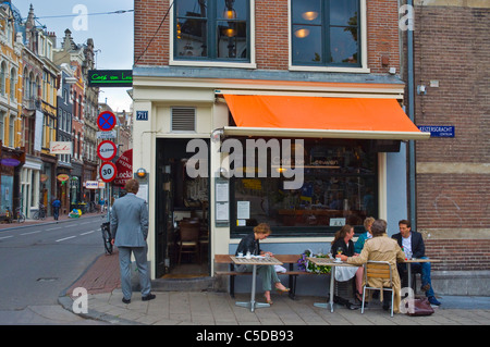 Cafe au coin de Utrectsestraat et Keizersgracht Amsterdam Pays-Bas Europe centrale Banque D'Images