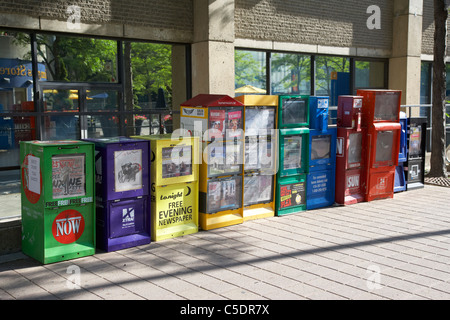 Journal libre et payé des boîtes distributrices toronto ontario canada Banque D'Images