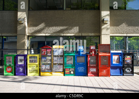 Journal libre et payé des boîtes distributrices toronto ontario canada Banque D'Images