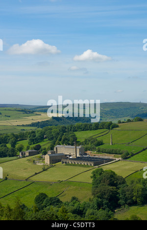 L'avoine Royd Mill dans la vallée de Luddenden, près de Halifax, Calderdale, West Yorkshire, Angleterre, Royaume-Uni, transformé aujourd'hui en appartements Banque D'Images