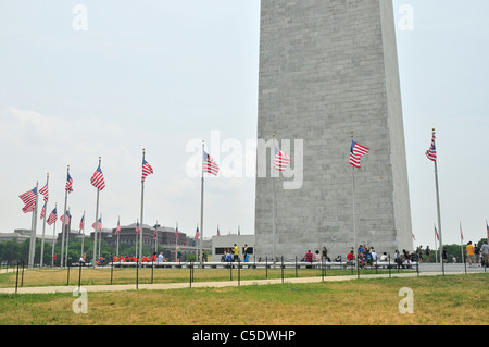 Le Washington Monument est un obélisque près de l'extrémité ouest de la National Mall à Washington, D.C. Banque D'Images