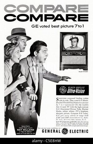 Annonce des années 1950 dans le magazine américain GENERAL ELECTRIC publicité images noir et blanc avec celebrity Ray Milland Banque D'Images