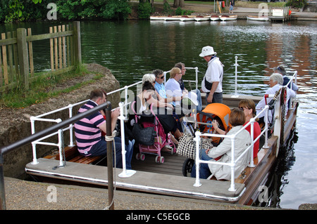 Le traversier de la rivière Avon, Stratford-upon-Avon, Royaume-Uni Banque D'Images