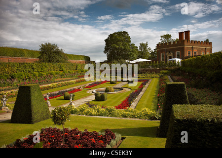 Hampton Court Palace, jardin d'ornement, et de Banqueting House. Banque D'Images