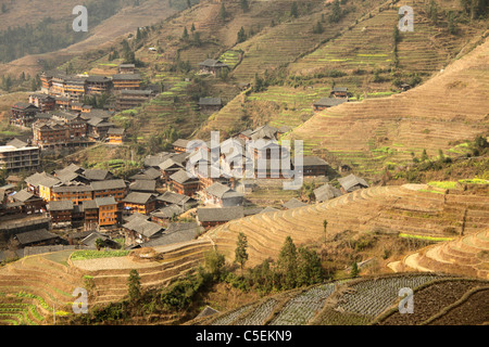 Les célèbres rizières en terrasse de Longji 'épine dorsale de la dragon' et le village de Ping An près de Long Sheng, Guangxi, Chine Banque D'Images