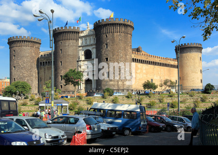 Le Castel Nuovo (15e siècle), Naples, Italie Banque D'Images