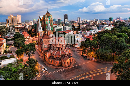 L'Église Catholique Notre Dame Basilica Saigon (Ho Chi Minh Ville) Vientam Banque D'Images