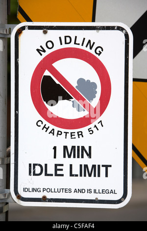 Pas de marche au ralenti anti pollution plaque de rue au centre-ville de Toronto (Ontario) Canada Banque D'Images