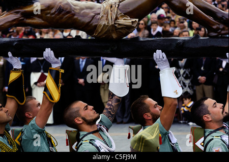 Des soldats de la légion étrangère à la Procession de la Semana Santa (Semaine Sainte) à Malaga, Andalousie, Espagne Banque D'Images