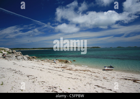 Une plage sur les îles Scilly, Cornwall Banque D'Images