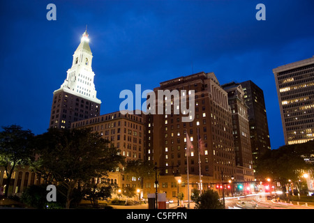 Centre-ville de Hartford Connecticut pendant les heures du soir. C'est la capitale de l'état. Banque D'Images