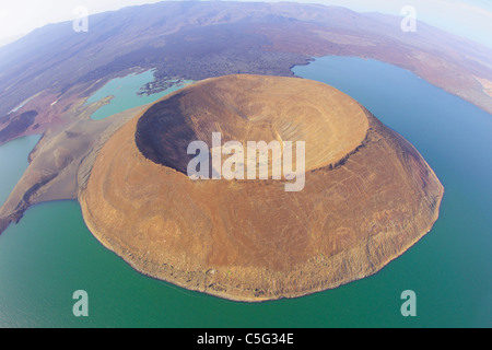 Le Lac Turkana est situé dans la Grande Vallée du Rift au Kenya.C'est le plus grand lac de désert. Banque D'Images