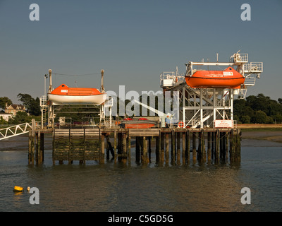 Warsash Maritime Academy formation survie pier head sur la rivière Hamble Hampshire England UK Banque D'Images