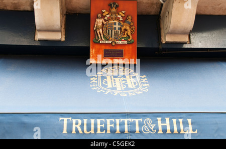 Truefitt & Hill, peut-être le plus ancien de barbier, créé en 1805, St James's Street, London, UK Banque D'Images