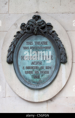 Plaque sur Her Majesty's Theatre dédié à Herbert Beerbohm Tree, Haymarket, Londres, Angleterre, Royaume-Uni Banque D'Images