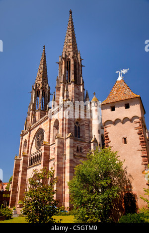 Beau Saint Pierre et Saint Paul Church, à Obernai, le long de la Route des Vins, Alsace Bas-Rhin France Banque D'Images