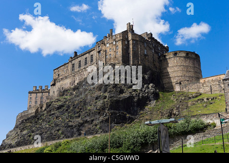 Le Château d'Édimbourg vue de Grassmarket, Vieille Ville, Édimbourg, Écosse, Royaume-Uni. Les châteaux écossais. Banque D'Images