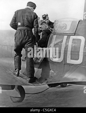 452 SQUADRON RAAF à RAF Kenley 20 septembre 1941. Le chef d'escadron Robert Bungey avant le décollage - voir description ci-dessous Banque D'Images