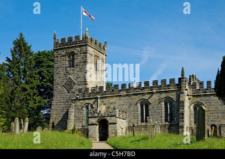 Église paroissiale de St Cuthberts en été Crayke North Yorkshire Angleterre Royaume-Uni GB Grande-Bretagne Banque D'Images