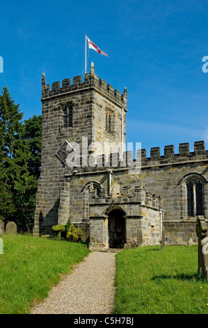 Église paroissiale de St Cuthberts en été Crayke North Yorkshire Angleterre Royaume-Uni GB Grande-Bretagne Banque D'Images