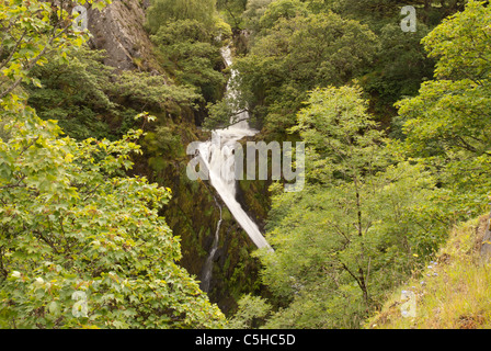 Ceunant Mawr cascade, Llanberis, Parc National de Snowdonia, le Nord du Pays de Galles, Royaume-Uni Banque D'Images