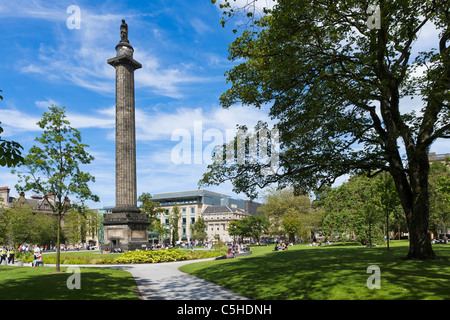 St Andrew Square avec le monument dans le centre de Melville, New Town, Édimbourg, Écosse, Royaume-Uni Banque D'Images