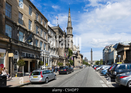 George Street à la direction St Andrew Square, New Town, Édimbourg, Écosse, Royaume-Uni Banque D'Images