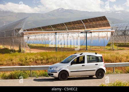 Le solaire d'Andasol près de Guadix, Espagne, est la première et la plus grande centrale solaire thermique. Banque D'Images