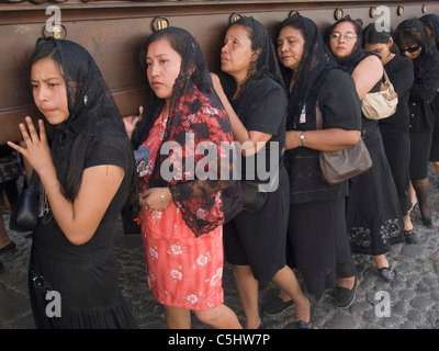 À l'occasion du Carême à Antigua (La Antigua Guatemala), les célébrations catholiques menant à la Semaine Sainte, les images de Jésus et Banque D'Images