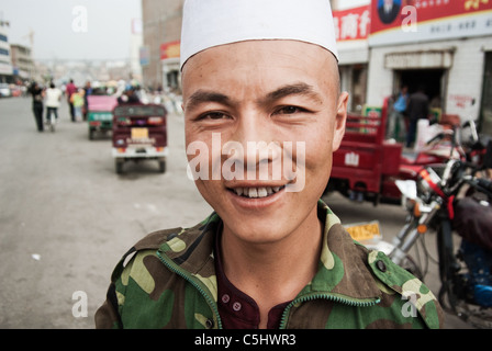 Paysan chinois de la minorité hui dans une rue de guyuan,Chine,ningxia Banque D'Images