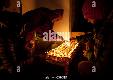 Nouvelle Année ladakhis. En raison de les inondations du mois d'août, il n'y a pas de célébrations publiques. Les gens de marquer l'occasion tranquillement à la maison. Banque D'Images