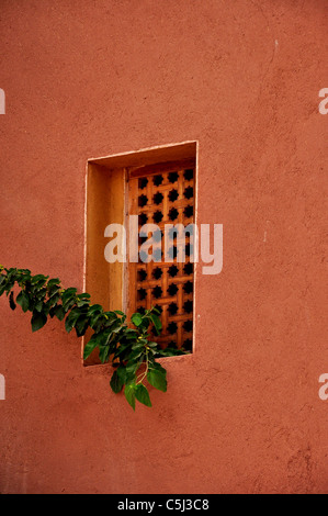 Abyaneh est un célèbre village iranien historique près de la ville de Natanz à Isfahan, Iran, où une étrange teinte rougeâtre. Banque D'Images