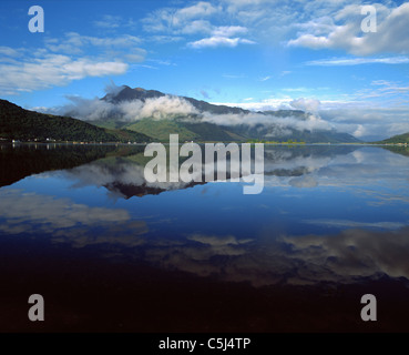 Le Loch Leven de Invercoe, à towardas Ballachulish et Ben Vair, Glencoe, les Highlands écossais Banque D'Images