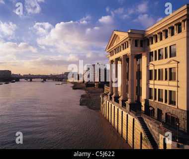 La Tamise, à l'ouest le long de Custom House Quay, Londres Banque D'Images