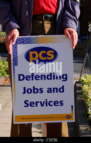 Le Syndicat des services publics et commerciaux (PCS) piquet lors de grèves contre les coupes dans le secteur public, Southampton, Hampshire Banque D'Images